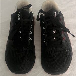 Nike womens Black and White Metcon Sneakers. size 6.5.